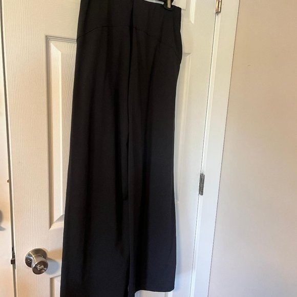 Old Navy, Women's High-Waisted PowerSoft Wide-Leg Pants, Black, Medium - Picture 5 of 6